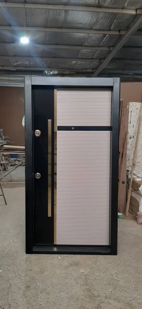 درب ضدسرقت ورتی گلس  کرم شیشه قفل ترک ضددیلم 